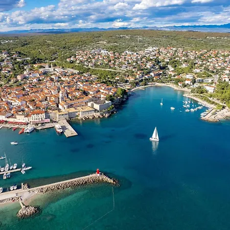 Stunning In Krk With House Sea View Appartamento *