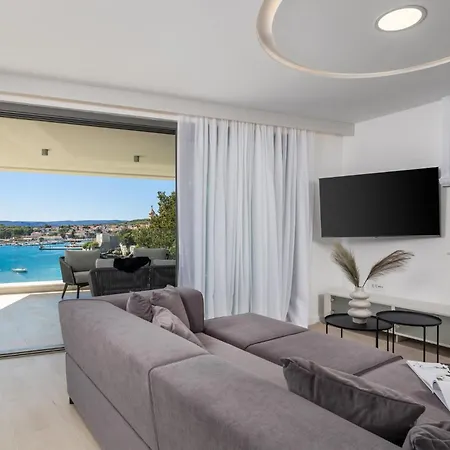 Pet Friendly In Krk With Wifi Apartment *
