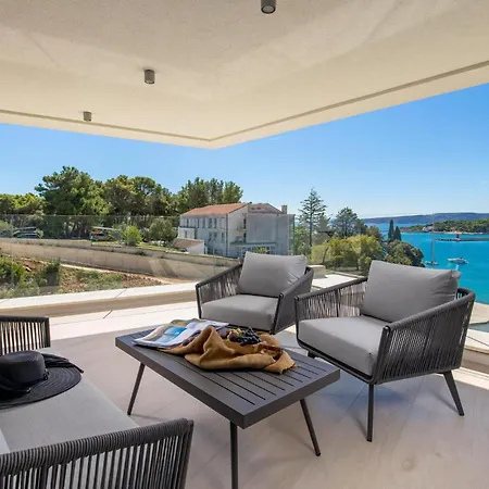 Stunning In Krk With House Sea View Apartment