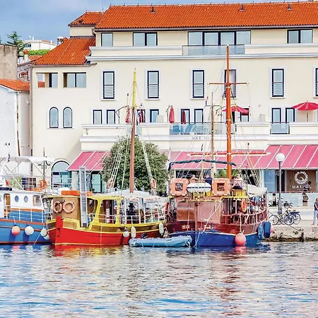 Stunning In Krk With House Sea View Apartment *