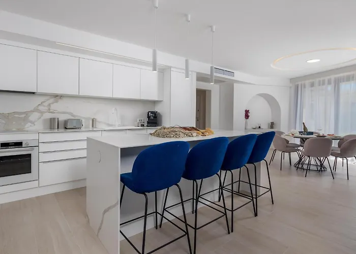 Awesome In Krk With Wifi Apartmán Krk Town