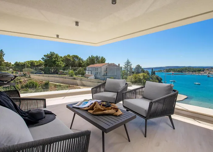 Awesome In Krk With Wifi 아파트