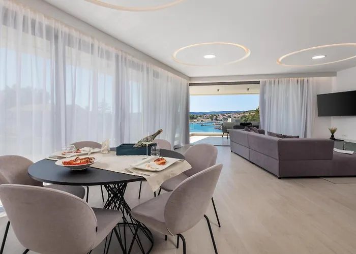 Awesome In Krk With Wifi 아파트 크르크