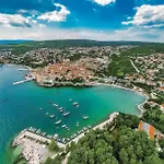 Apartment Pet Friendly In Krk With Wifi
